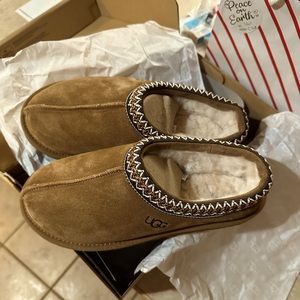NEW in Box Women’s UGG Chestnut Tasman Size 9 EU 40